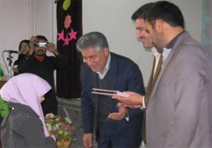 اهدای 16 دستگاه تبلت به دانش آموزان کم بینای چهارمحال و بختیاری