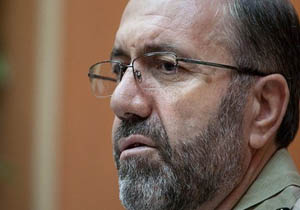 زائران وسایل خریداری شده را با نیروهای انتظامی کنترل کنند