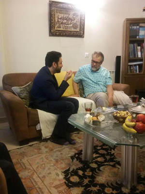 مدیر شبکه مستند از نادر طالب زاده عیادت کرد/خاطره دیدار با رهبری
