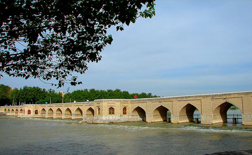 آژیر خطر برای پل چوبی به صدا در آمد+ تصاویر
