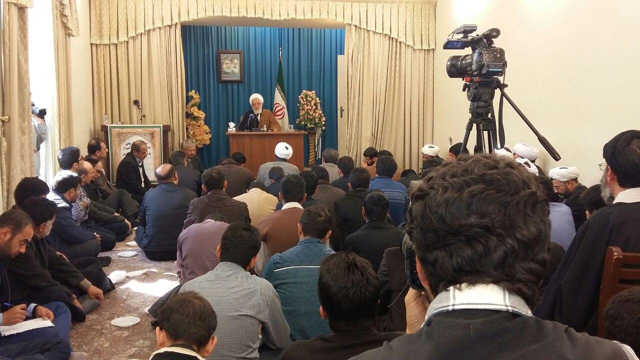 جوانان جامعه ما پاک ترین جوانان هستند