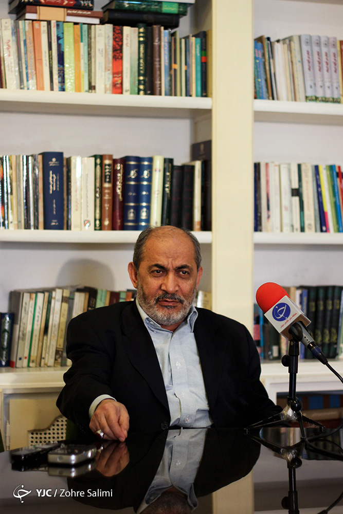 *معتقدم پایان جنگ خوب بود***آیت&zwnj;الله هاشمی باید با مقام معظم رهبری هماهنگ باشد***امیدوارم احمدی&zwnj;نژاد به سیاست برنگردد*** احمدی&zwnj;نژاد نان کارهایش را خورده است***روحانی به شعارهای انتخاباتی&zwnj;اش عمل نکرده است*احمدی نژاد برای کشور مشکلات زیادی درست کرده است