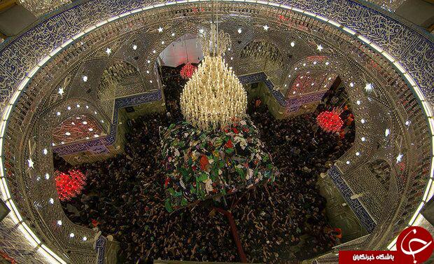 نمایی متفاوت از ضریح حضرت عباس در روز اربعین+عکس