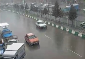 آغاز بارش برف در بومهن + فیلم