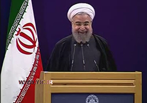 واکنش جالب رئیس جمهور به شعارهای دانشجویان + فیلم