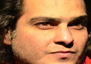 جمشید مشایخی «رقص کاغذپاره‌ها» را به انتها می‌رساند