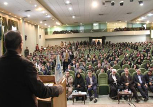 دانشجویان در فضای انتخابات شور و نشاط ایجاد کنند