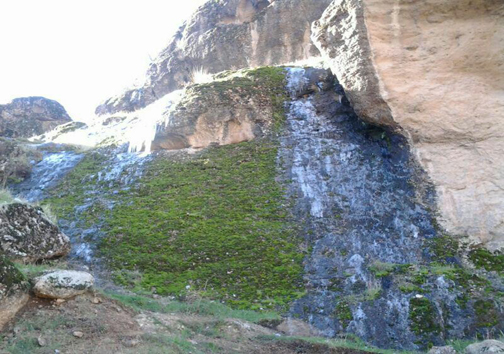 قندیل های یخی در مخمل کوه خرم آباد+تصاویر