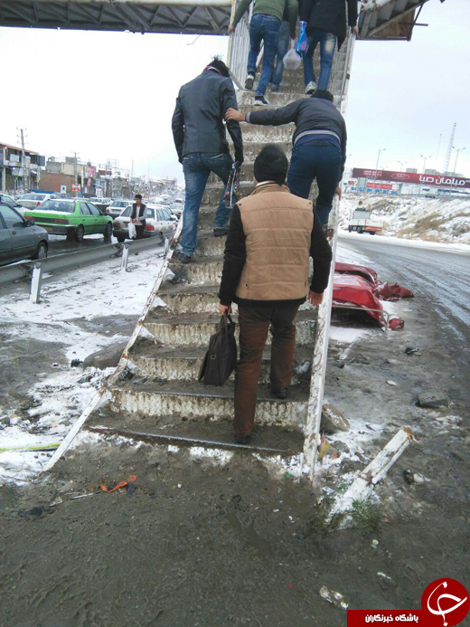 وقتی عبور از پل عابر پیاده خطرناک&zwnj;تر است + تصاویر