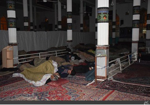 اسکان اضطراری بیش از یک هزار مسافر در راه مانده در فامنین