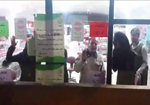 درسی که دختر شیرین زبان به بزرگ‌ترها می‌دهد + فیلم