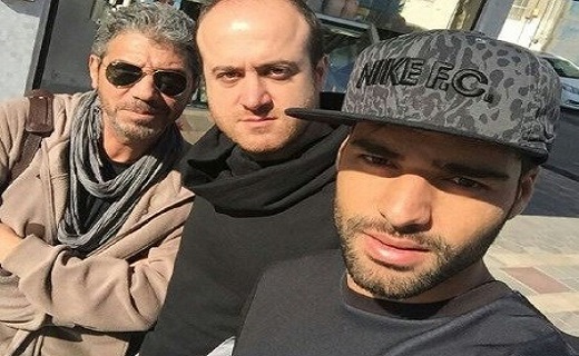 سلفی محرمی و طارمی بعد از ملاقات در دفترخانه
