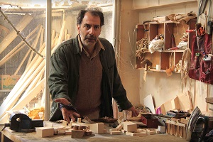خداحافظی كرامتی و تشكر از دوربین «لاك قرمز» / فیلمبرداری به كوچه‌های ظفر رسید