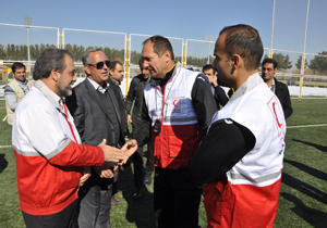 سرمربی سپاهان داوطلب جمعیت هلال احمر شد