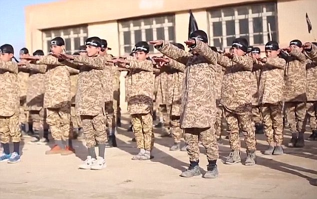 نجات معجزه آسای پسر ایزدی از دست داعش به یک دلیل عجیب! + تصاویر