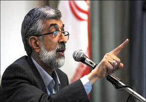 موضوع تحول در علوم انسانی نباید به مسائل سیاسی آلوده شود