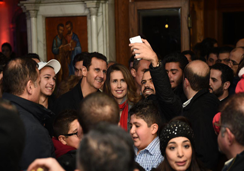 عکس/ سلفی با بشار اسد و همسرش