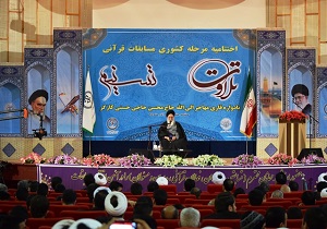 راه قرآن و قهرمانان قرآنی باید مقدم شمرده شود