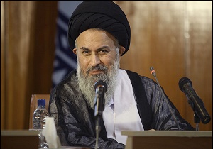 حضور موسوی بجنوردی در ستاد انتخابات برای ثبت نام نمایندگی مجلس خبرگان
