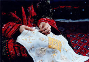 سوزن&zwnj;دوزی ترکمن خراسان شمالی نشان ملی صنایع دستی گرفت