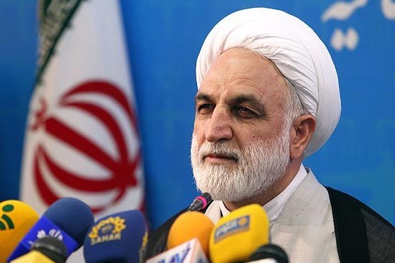 منافقین خودی&zwnj;ها را تحقیر و آنها را بی سواد و کلاغ می&zwnj;خوانند و به سر میز نشستن با شیطان بزرگ افتخار می&zwnj;کنند