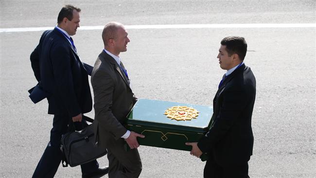 سرگذشت قرآنی که دوشنبه از مسکو به تهران آمد؟+ تصاویر