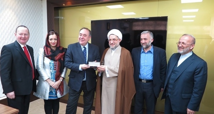 اتباع ادیان و مذاهب مختلف در ایران از حقوق مساوی برخوردار هستند