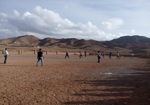 اهداء زمین توسط مادر شهید برای سالن ورزشی روستای حسین آباد اردل