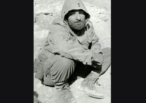 عکس/ شهید مهدی باکری در اوج خستگی