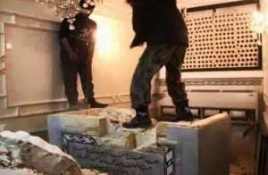 نبش قبر نوه حضرت موسی کاظم(ع)توسط داعش عکس