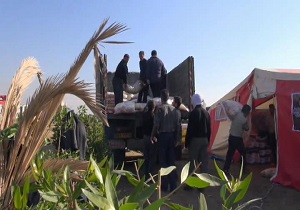 کمک های مردمی به زائران اربعین حسینی در اردبیل