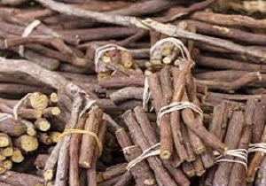 کشف بیش از 11 تن شیرین بیان قاچاق در اردبیل