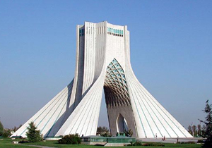 بلایی که ازخارج و داخل سربرج آزادی می آید+تصاویر