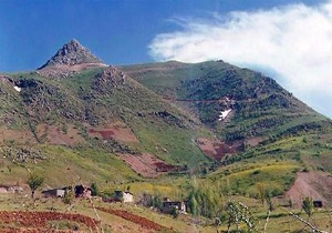 کوه «آربابا» باچشم اندازی زیبا میزبان علاقمندان به طبیعت