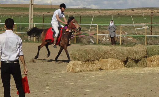 برگزاری مسابقات سوارکاری دربخش اشترینان