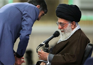 مقام معظم رهبری، از این مداح انگشتر هدیه گرفتند
