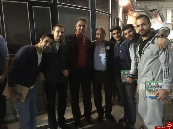 اجنبی متعصب یا حرفه ای با سیاست