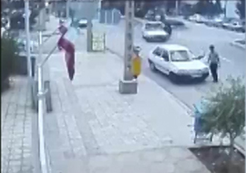 شهروندخبرنگار؛ضبط تصادف هولناک توسط دوربین مداربسته + فیلم