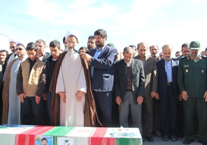 خاکسپاری پیکر مطهر شهید مدافع حرم در روستای سرتشنیز