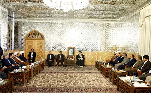خدمت به زائران نباید به حرم مطهر رضوی محدود شود