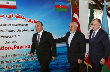 سیاستهای صلح طلبانه و جنگ ستیز ایران در نظام بین الملل 