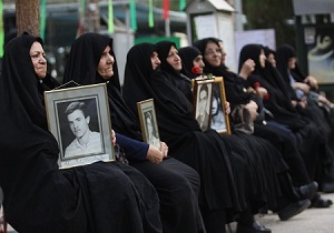امنیت و استقلال جامعه، مدیون صبر و استقامت مادران و همسران شهداست