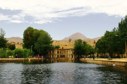 آخوند ابو؛ مکانی تاریخی و زیبا در نزدیکی قلعه فلک افلاک