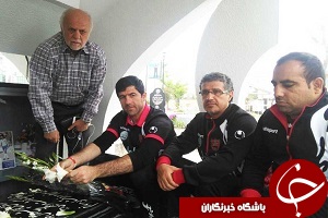 مسئولان پرسپولیس بر سر مزار کاپیتان سیروس قایقران/ پیاده روی سرخپوشان در سواحل خزر
