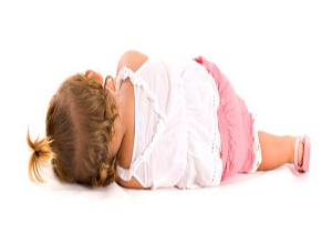 چرا بعضی بچه‌ها دیر به خواب می‌روند؟