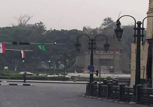 پوشاندن مجسمه به خاطر سلمان +عکس