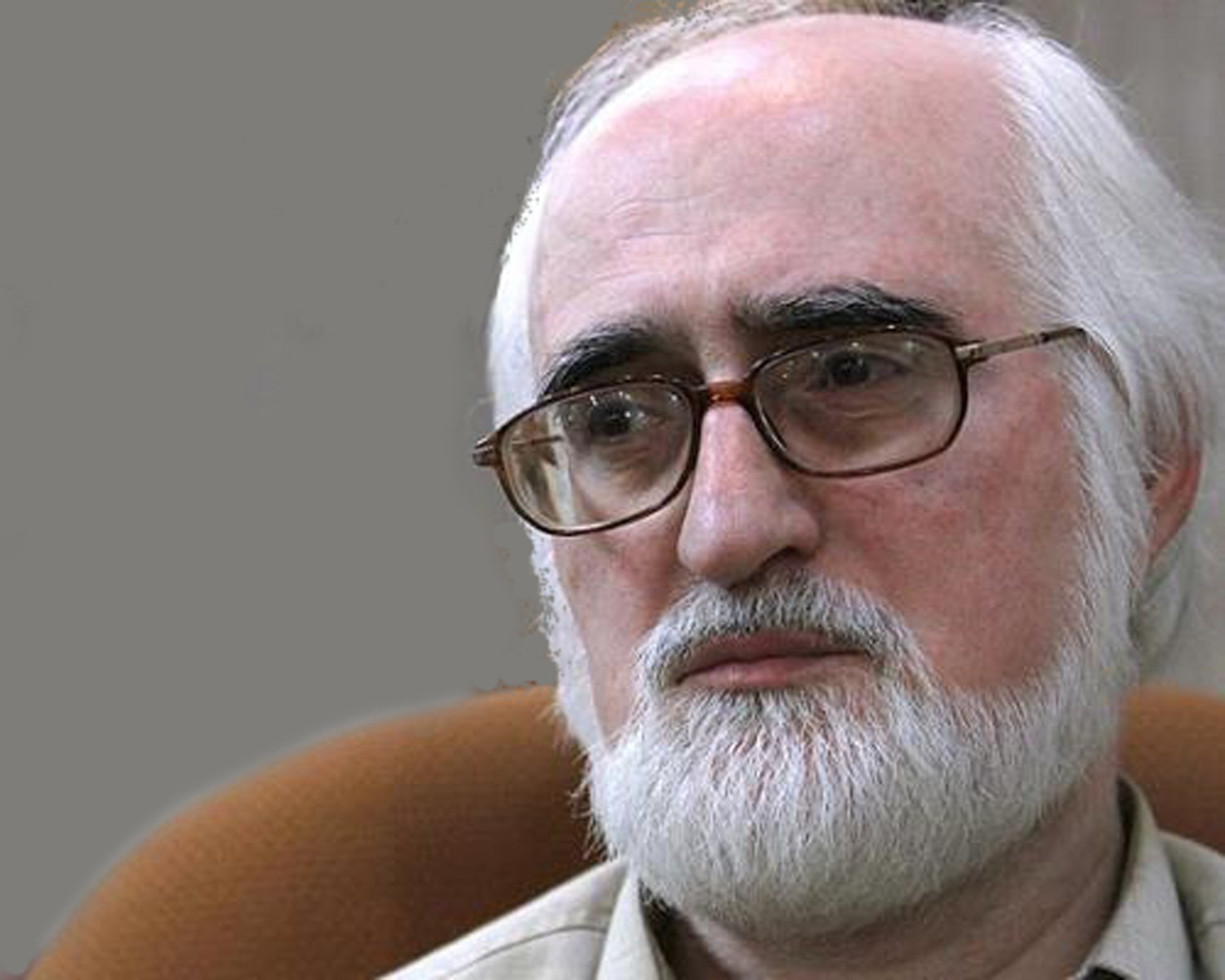 تجلیل از &laquo;جواد محقق&raquo; به&zwnj;عنوان چهره هنر انقلاب اسلامی در همدان