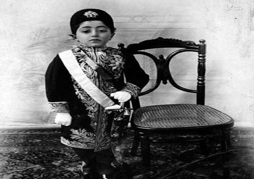 عکس/ آخرین پادشاه قاجار در شش سالگی
