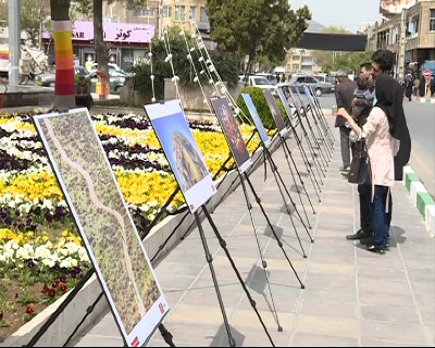 برپایی نمایشگاه میدانی آثار هنری هنرمندان اراک + تصویر