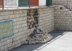 شهروندخبرنگار کرمانشاه: دیوارهای سومین مدرسه هم فروریخت + تصاویر